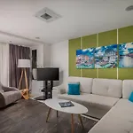 Σπίτι διακοπών Arbanessa With Heated Pool Τρογκίρ