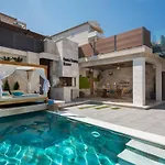 Arbanessa With Heated Pool Σπίτι διακοπών Τρογκίρ