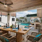 Arbanessa With Heated Pool *