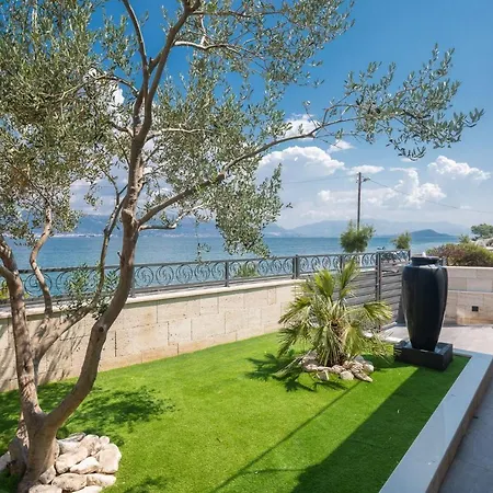 Vakantiehuis Arbanessa With Heated Pool Trogir