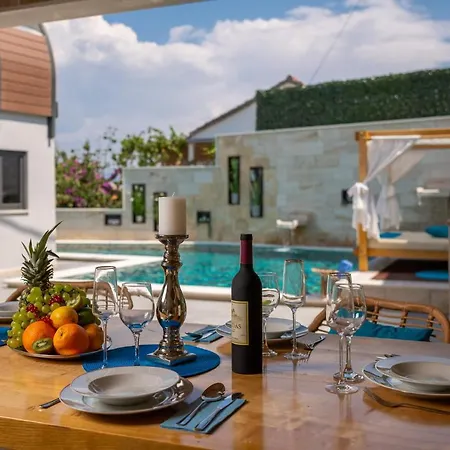 بيت للعطل Arbanessa With Heated Pool *