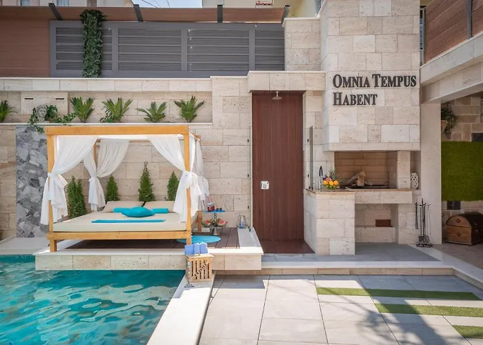 Arbanessa With Heated Pool Vakantiehuis *