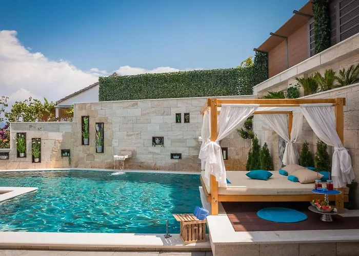 Vakantiehuis Arbanessa With Heated Pool Trogir