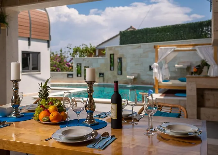 بيت للعطل Arbanessa With Heated Pool *