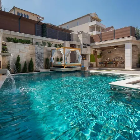 Arbanessa With Heated Pool Trogir