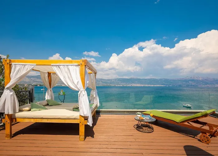 Arbanessa With Heated Pool Ferienhaus *