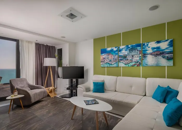 Будинок відпочинку Arbanessa With Heated Pool Трогір