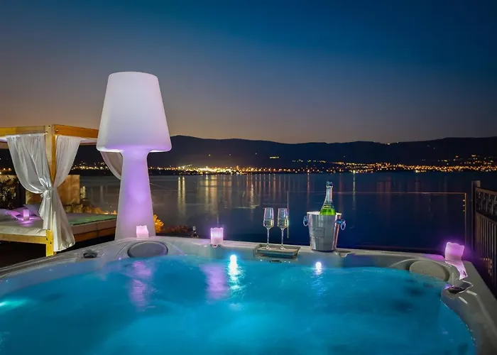 Будинок відпочинку Arbanessa With Heated Pool