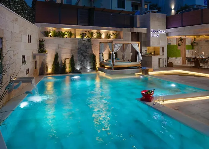 Arbanessa With Heated Pool Ferienhaus *