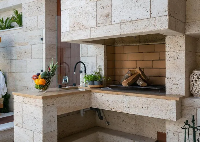 Arbanessa With Heated Pool