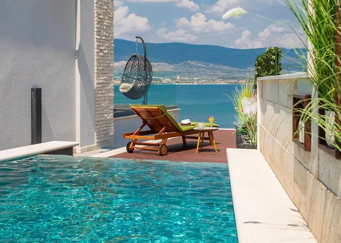 Arbanessa With Heated Pool Ferienhaus *