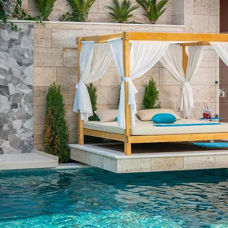 Arbanessa With Heated Pool *